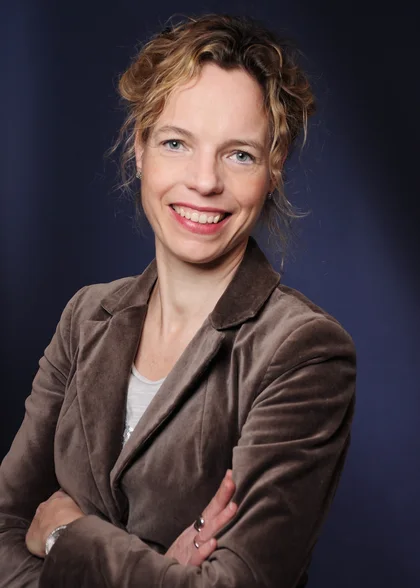 Portrait of Dr. Sabine Lauer